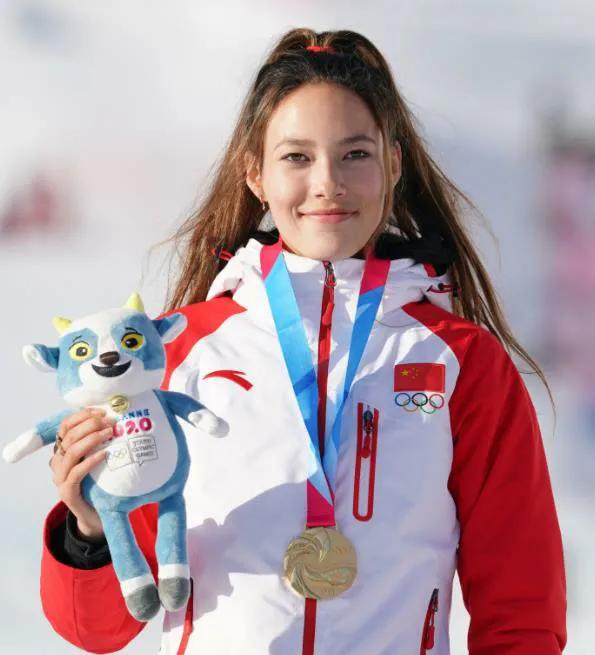 谷爱凌觉得一夜之间就火了strong/p
p传奇冰雪服官网/strong，到底是何许人也？