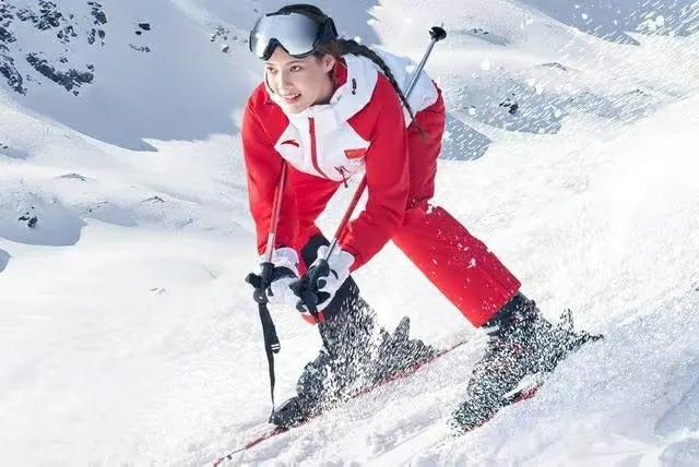 谷爱凌觉得一夜之间就火了strong/p
p传奇冰雪服官网/strong，到底是何许人也？