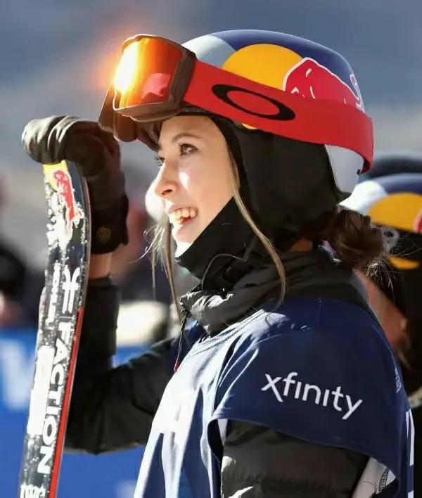 谷爱凌觉得一夜之间就火了strong/p
p传奇冰雪服官网/strong，到底是何许人也？