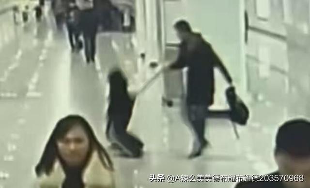 霸气网吧叫板全网肝帝strong/p
p神鬼传奇手游/strong，免费玩1年还管饭，但有1个前提，劝退80%玩家，若何评价此事？