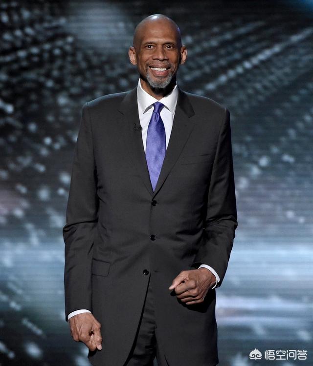 拉塞尔strong/p
p传奇排行榜/strong，张伯伦，贾巴尔，奥拉墨旺，奥尼尔，那五大传奇中锋，汗青排名是如何的？