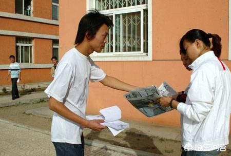 为什么街上发传单的人会认实发完strong/p
p单职业超变版/strong，却不把传单丢了呢？