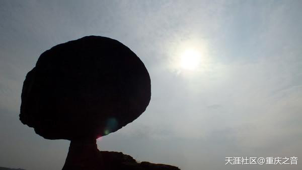 新七律诗一首   逗留石传奇