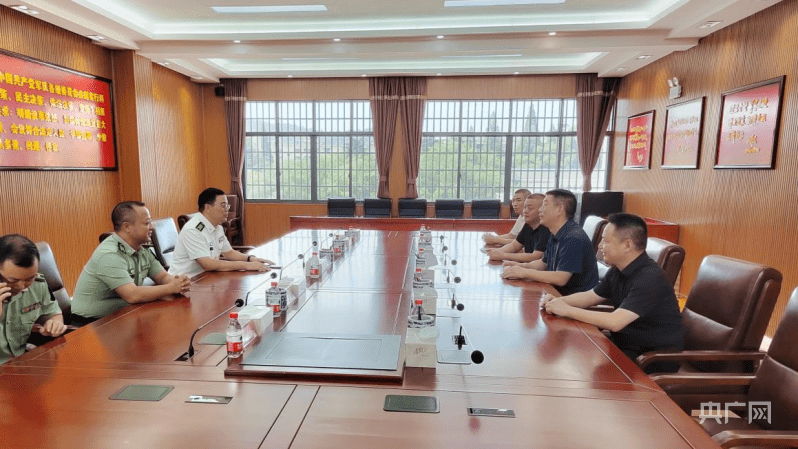 最火单职业传奇手游:湖南娄底大科街道开展“八一”建军节系列活动