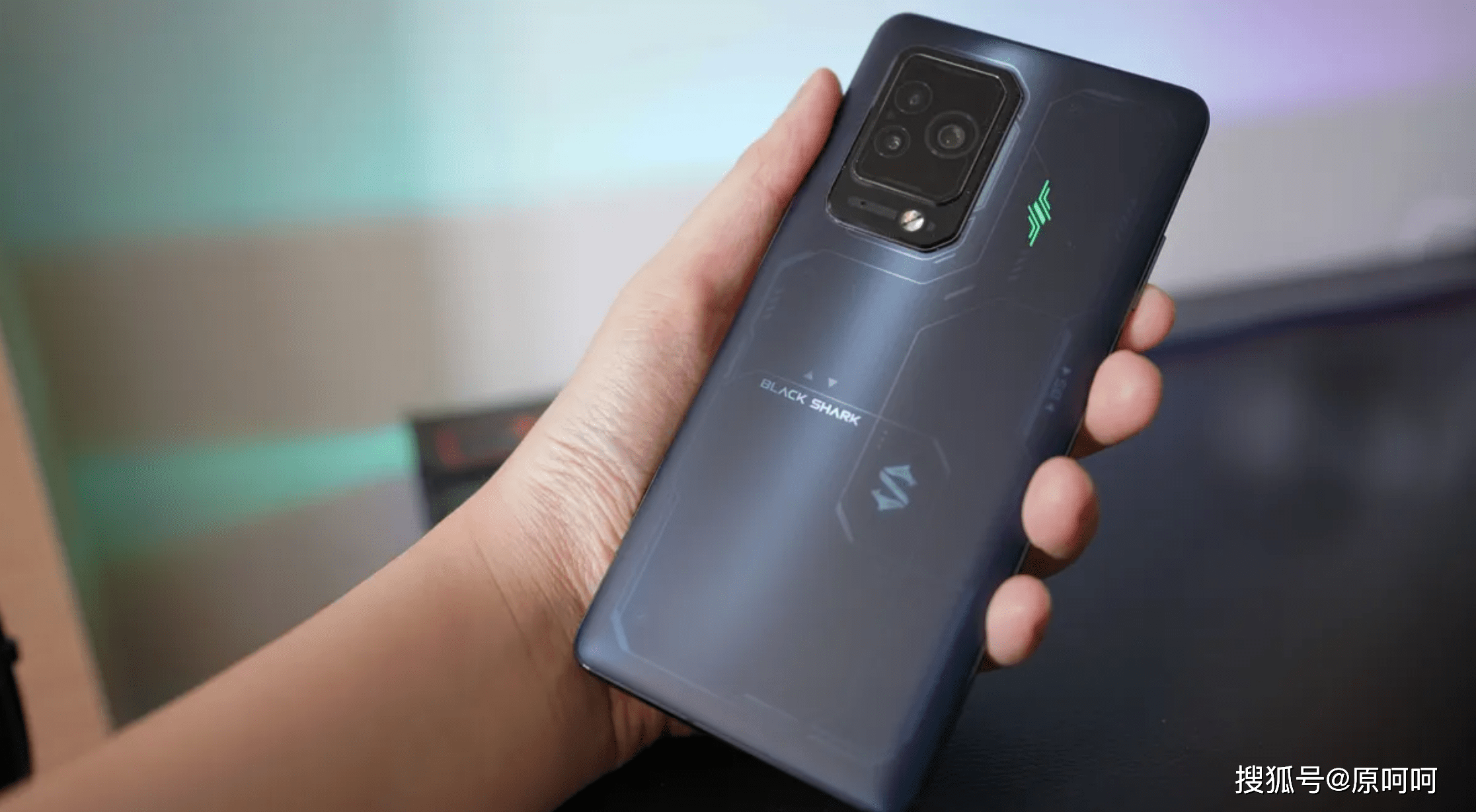 手机传奇游戏排行:围不雅strong/p
p手机传奇游戏排行/strong！2022年“5款更好”游戏手机排行：高颜值游戏手机堆料十足