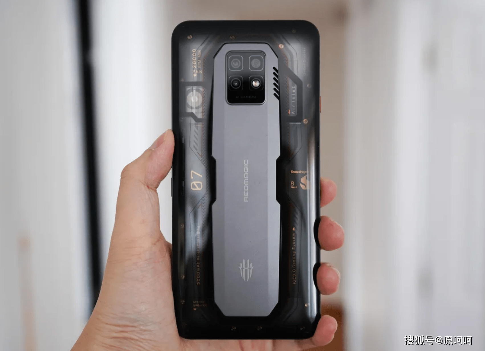 手机传奇游戏排行:围不雅strong/p
p手机传奇游戏排行/strong！2022年“5款更好”游戏手机排行：高颜值游戏手机堆料十足