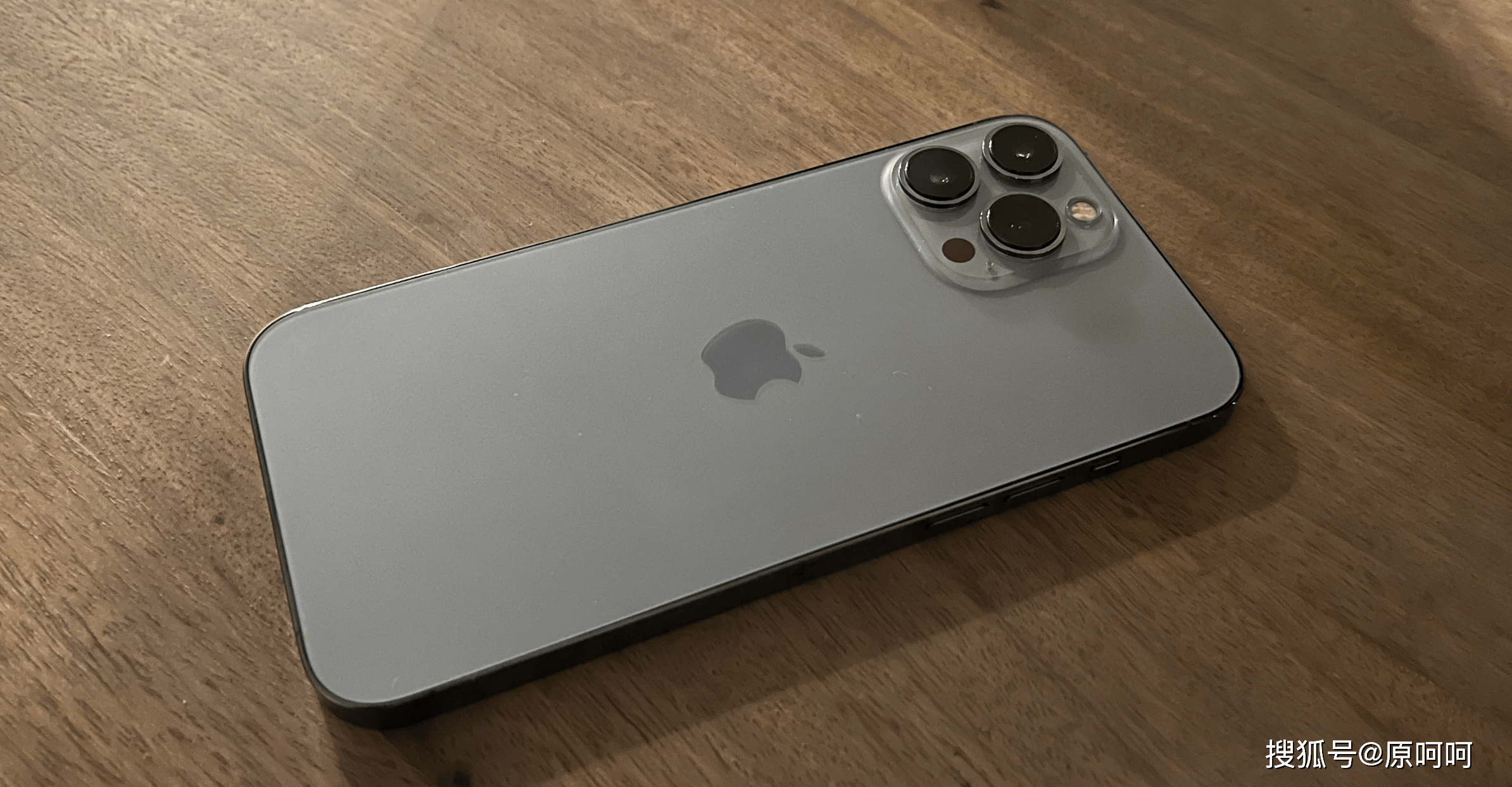 手机传奇游戏排行:围不雅strong/p
p手机传奇游戏排行/strong！2022年“5款更好”游戏手机排行：高颜值游戏手机堆料十足