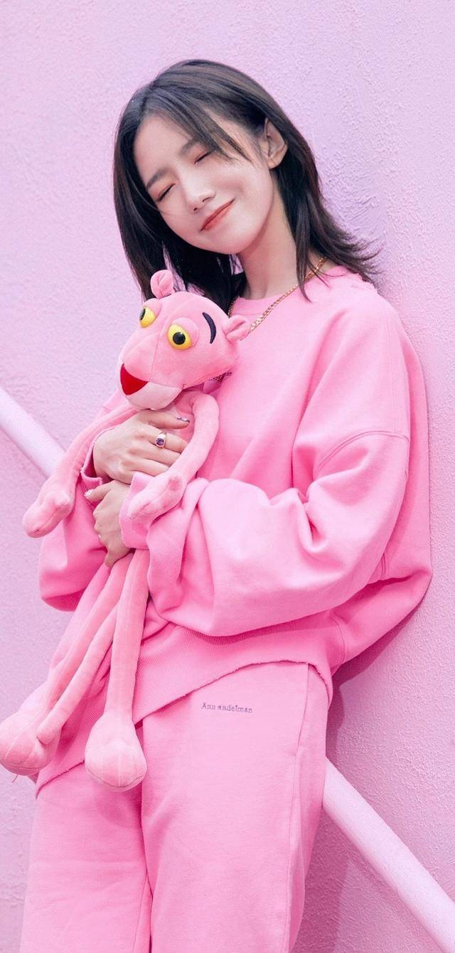 传奇私服:人前成熟女团strong/p
p传奇私服/strong，其实私服十分心爱！违规女孩的私服穿搭来啦！