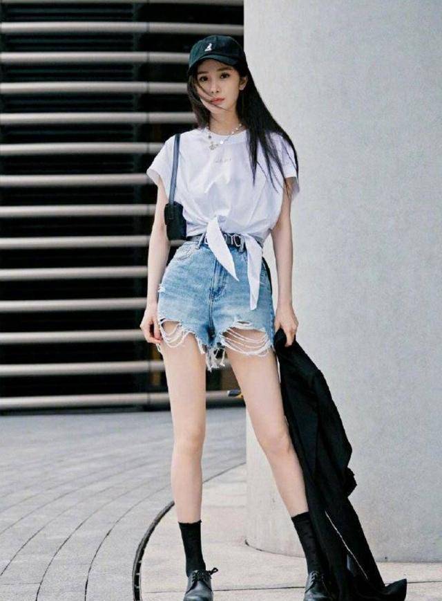 传奇私服发布:杨幂私服穿搭合集strong/p
p传奇私服发布/strong！