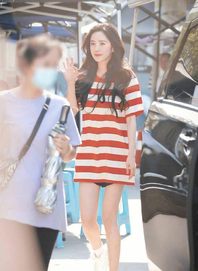 传奇私服发布:杨幂私服穿搭合集strong/p
p传奇私服发布/strong！