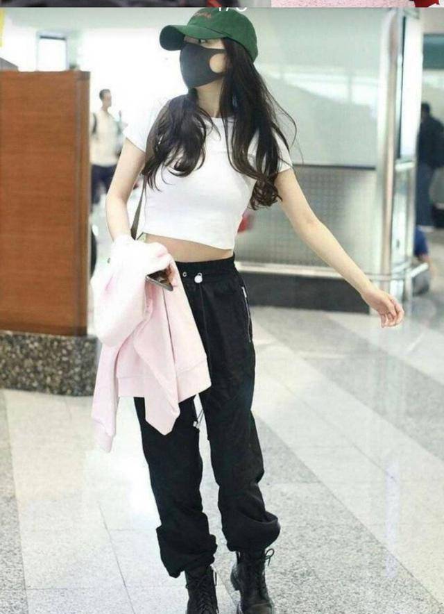 传奇私服发布:杨幂私服穿搭合集strong/p
p传奇私服发布/strong！