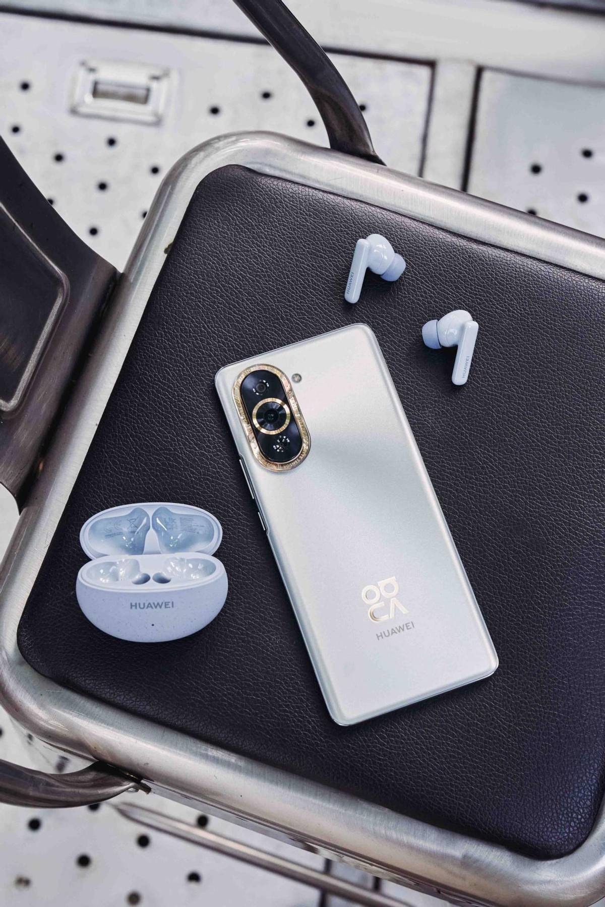 手机传奇:华为nova10系列手机现已正式开售strong/p
p手机传奇/strong，续写华为影像传奇篇章！