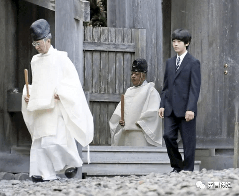 传奇东西:魔怔！为让日本王室生男孩“保住天皇血脉”strong/p
p传奇东西/strong，专家要16岁太子冻精、将来太子妃冻卵