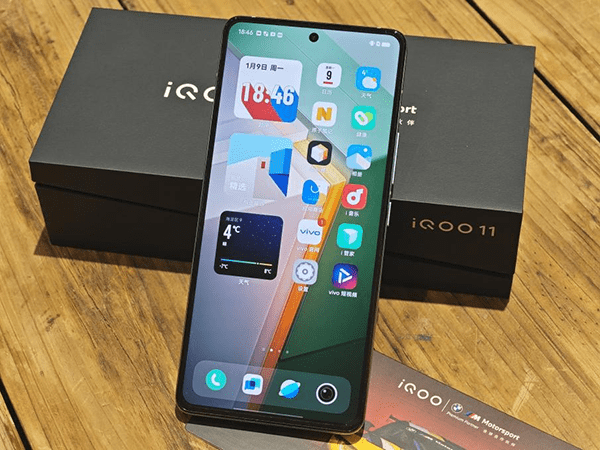 手机游戏版传奇:iQOO 11曼岛出格版上手体验：性能上没有短板且颜值在线的高端万能旗舰