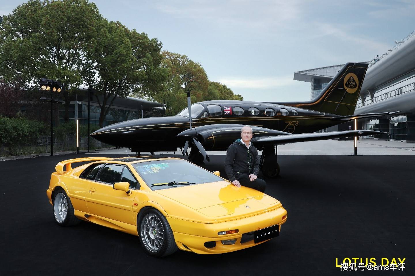 浩大手机游戏传奇:续写驭风传奇 路特斯品牌75周年庆典浩大启幕