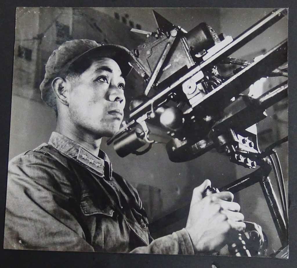 神途传奇:鲍寿根：“空中鲍寿根神神途炮手”的传鲍寿根怪杰生炮手传奇