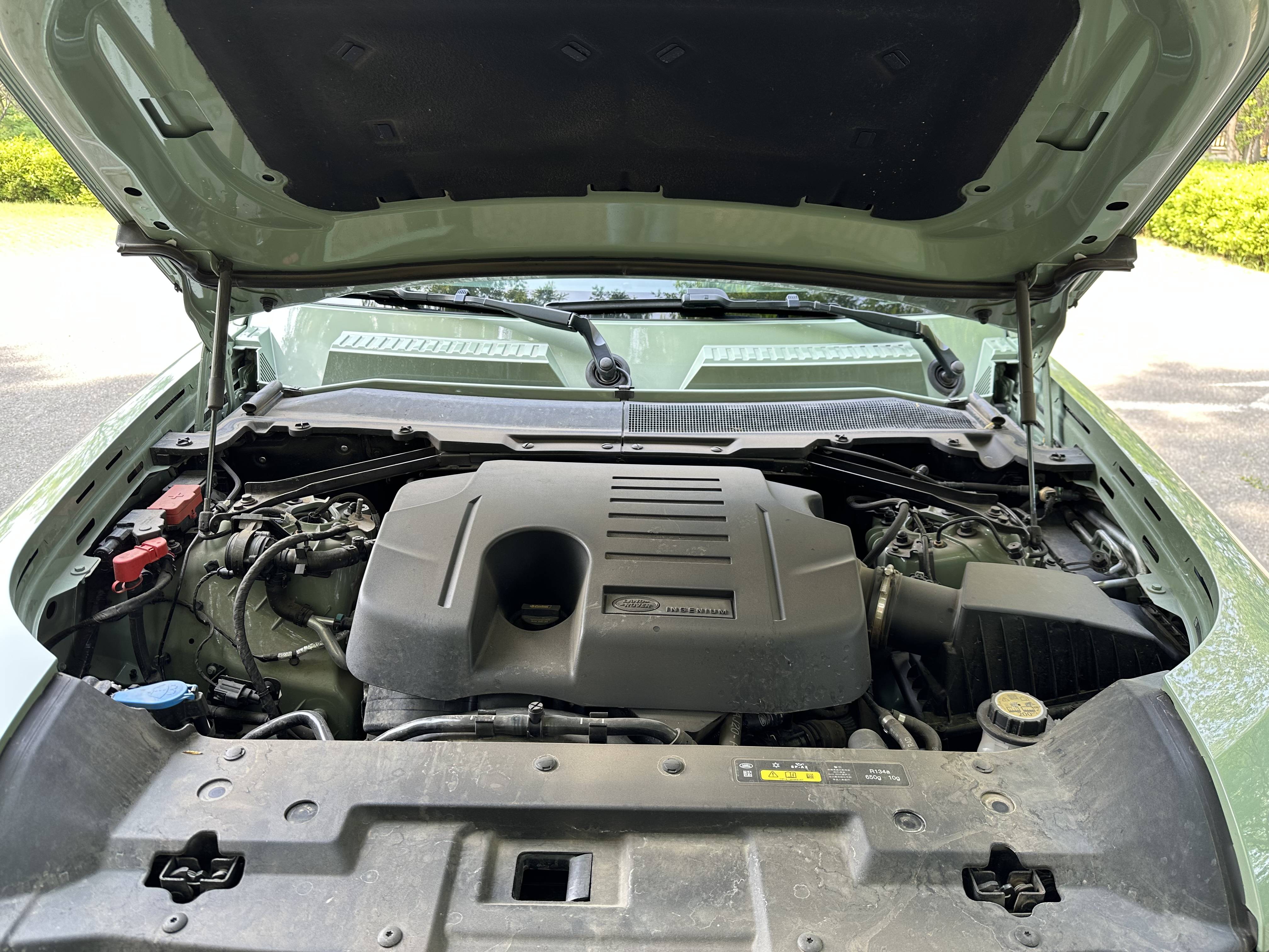 传奇收受接管版:精神图腾永不磨灭 深度体验路虎卫士110 75周年传奇版