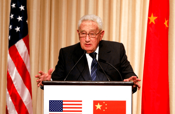 手游sf传奇发布网:迎来百岁生日之际strong/p
p手游sf传奇发布网/strong，基辛格谈中美关系：美国自诩正义，但其他国度其实不买账