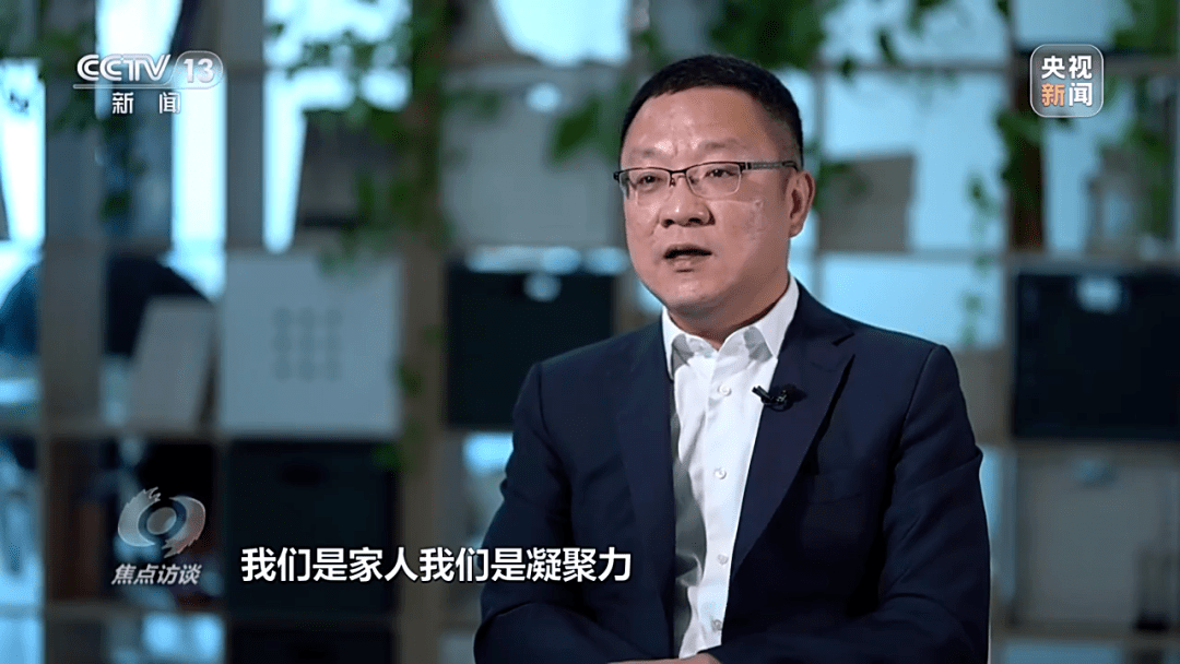 打金传奇:花光父亲百万灭亡补偿金strong/p
p打金传奇/strong，只为打赏主播？！曲播打赏套路揭秘→