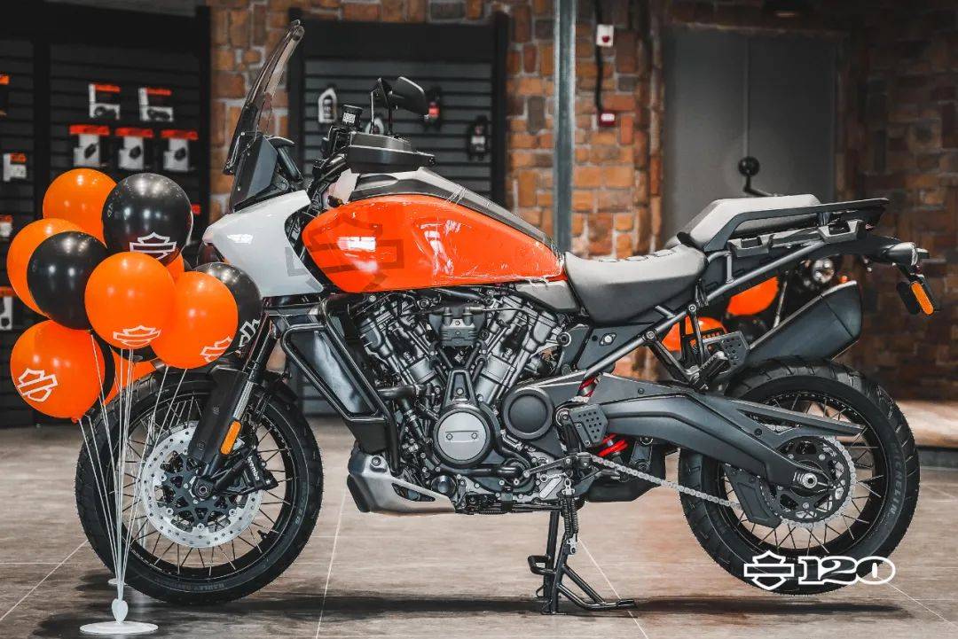 浩大手机游戏传奇:鹿鼎机车城王牌驾到strong/p
p浩大手机游戏传奇/strong！“百年传奇”哈雷戴维森浩大开业！