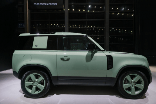 传奇版手机游戏:传奇归来strong/p
p传奇版手机游戏/strong，路虎卫士90 75周年传奇版载誉而生