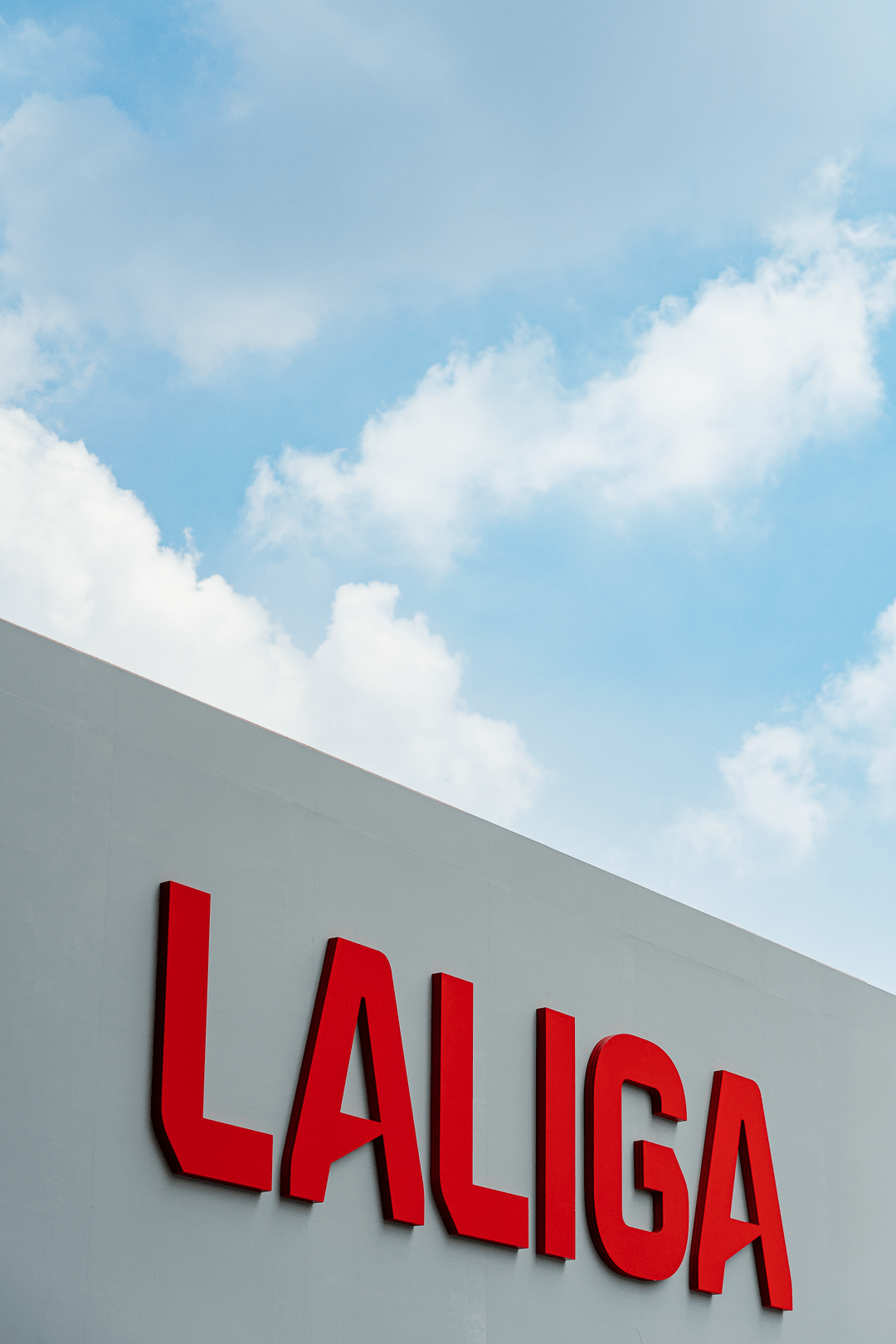 高爆传奇:西甲巡展中国首站 | 传奇球星空降深圳strong/p
p高爆传奇/strong，燃爆夏季！