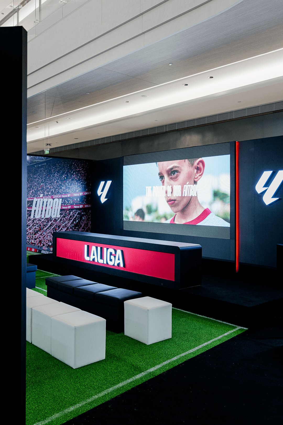 高爆传奇:西甲巡展中国首站 | 传奇球星空降深圳strong/p
p高爆传奇/strong，燃爆夏季！