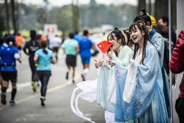 195金牛无内功传奇手游