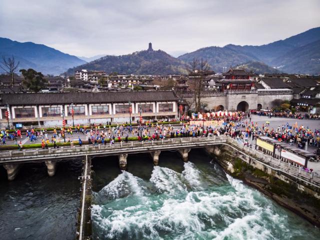 195金牛无内功传奇手游